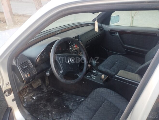 Mercedes C 250 1996, 123,896 km - 2.5 l - Bakı