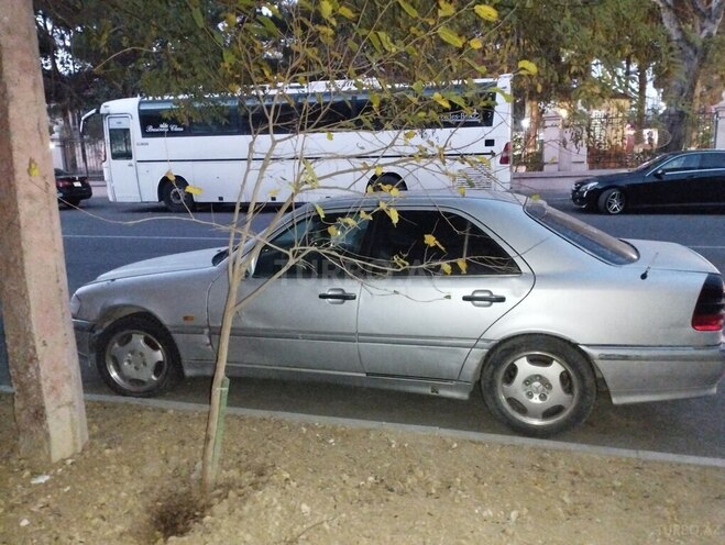 Mercedes C 250 1996, 123,896 km - 2.5 l - Bakı