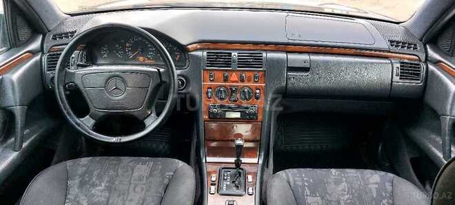 Mercedes E 230 1996, 346,000 km - 2.3 l - Sumqayıt