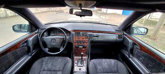 Mercedes E 230 1996, 346,000 km - 2.3 l - Sumqayıt