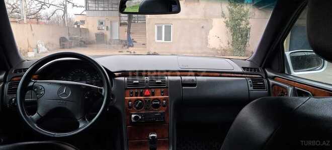 Mercedes E 240 1999, 252,000 km - 2.4 l - Ağstafa