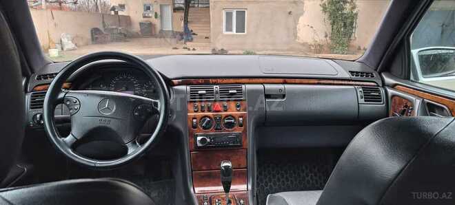 Mercedes E 240 1999, 252,000 km - 2.4 l - Ağstafa