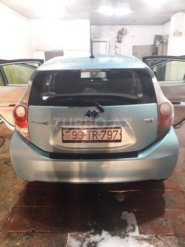 Toyota Prius C 2013, 168,000 km - 1.5 l - Bakı