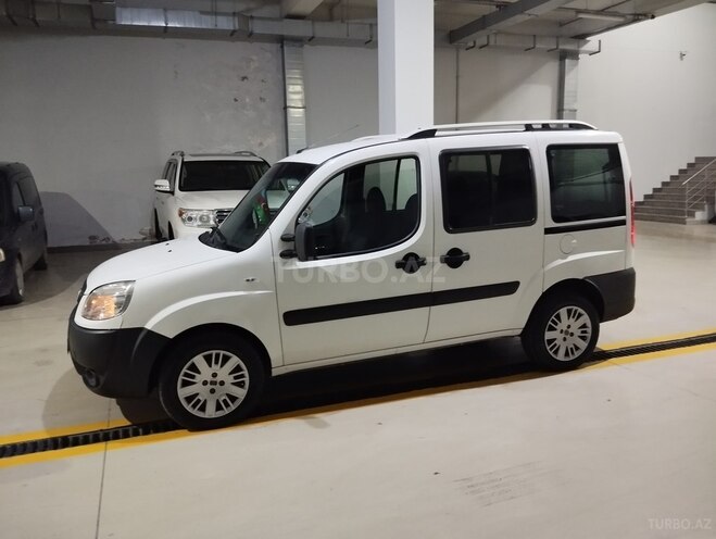 Fiat Doblo 2010, 260,000 km - 1.4 l - Bakı