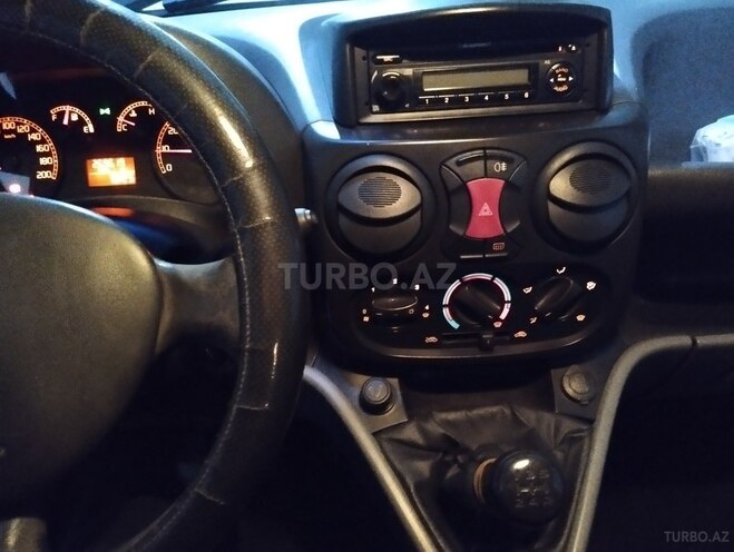 Fiat Doblo 2010, 260,000 km - 1.4 l - Bakı