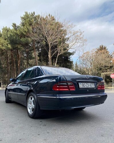 Mercedes E 270 2001, 400,446 km - 2.7 l - Qəbələ