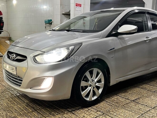 Hyundai Accent 2012, 208,000 km - 1.6 л - Bakı