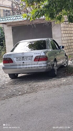 Mercedes E 230 1995, 453,000 km - 2.3 l - Quba