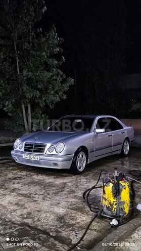 Mercedes E 230 1995, 453,000 km - 2.3 l - Quba