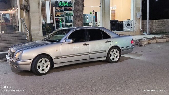 Mercedes E 230 1995, 453,000 km - 2.3 l - Quba