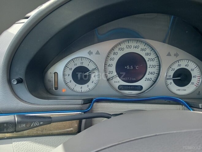 Mercedes E 320 2002, 299,000 km - 3.2 л - Bakı