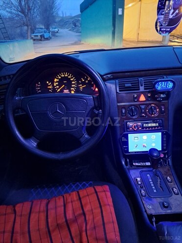 Mercedes E 220 1996, 527,000 km - 2.2 l - Naxçıvan