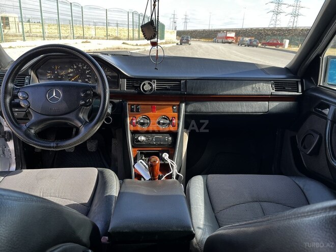 Mercedes E 200 1995, 199,000 km - 2.0 l - Bakı