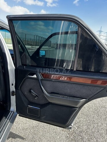 Mercedes E 200 1995, 199,000 km - 2.0 l - Bakı