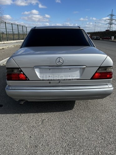 Mercedes E 200 1995, 199,000 km - 2.0 l - Bakı