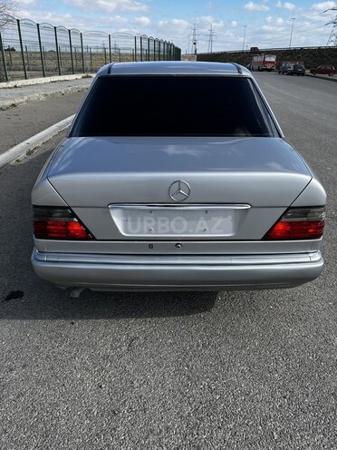 Mercedes E 200 1995, 199,000 km - 2.0 l - Bakı