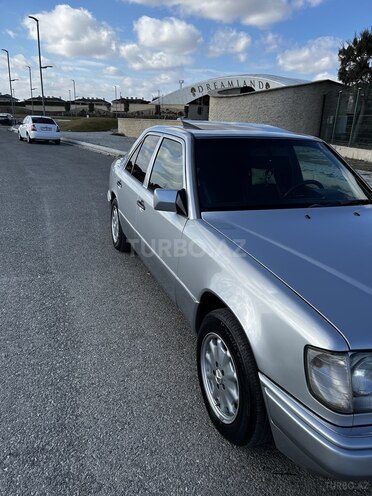 Mercedes E 200 1995, 199,000 km - 2.0 l - Bakı