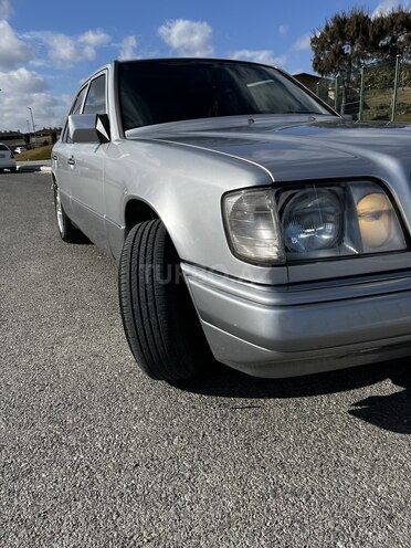 Mercedes E 200 1995, 199,000 km - 2.0 l - Bakı