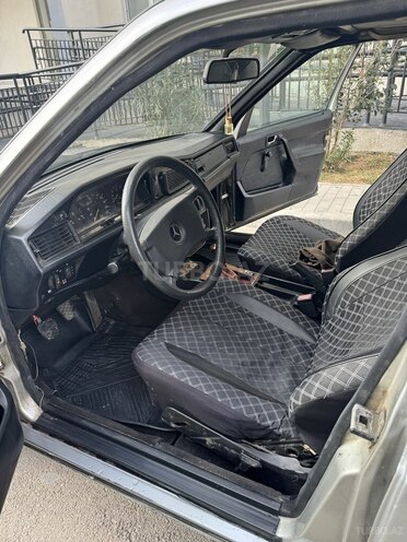 Mercedes 190 1991, 111,111 km - 2.0 l - Sumqayıt