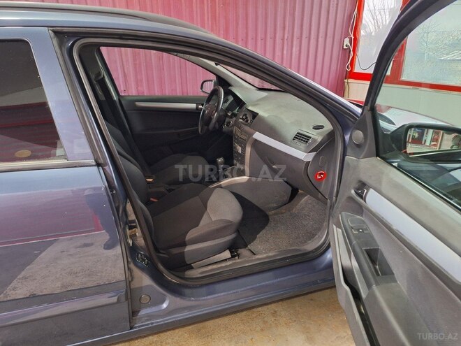 Opel Astra 2006, 212,000 km - 1.4 л - Şəki