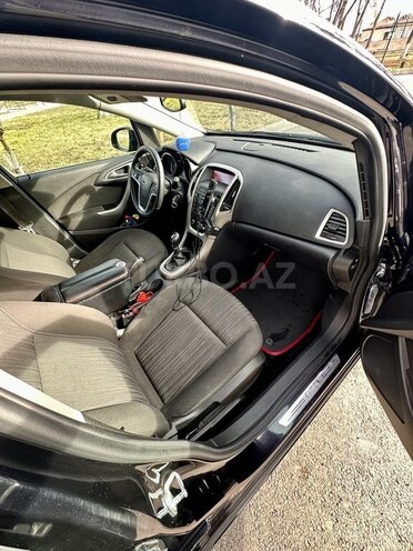 Opel Astra 2011, 280,000 km - 1.4 л - Bakı