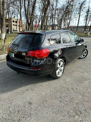 Opel Astra 2011, 280,000 km - 1.4 л - Bakı