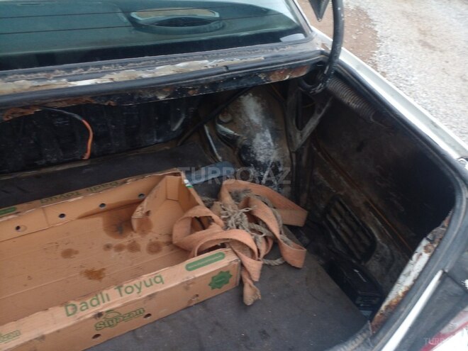 Mercedes E 200 1990, 444,440 km - 2.0 l - Salyan