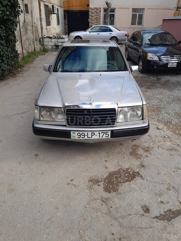 Mercedes E 200 1991, 214,567 km - 2.0 l - Bakı