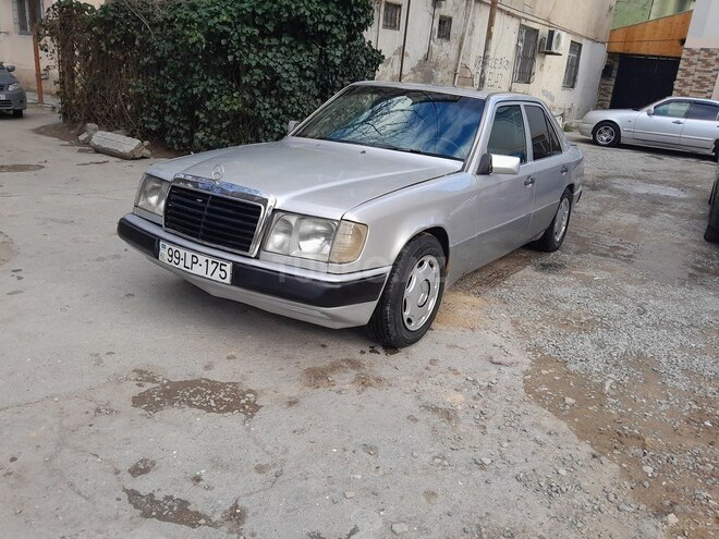 Mercedes E 200 1991, 214,567 km - 2.0 l - Bakı