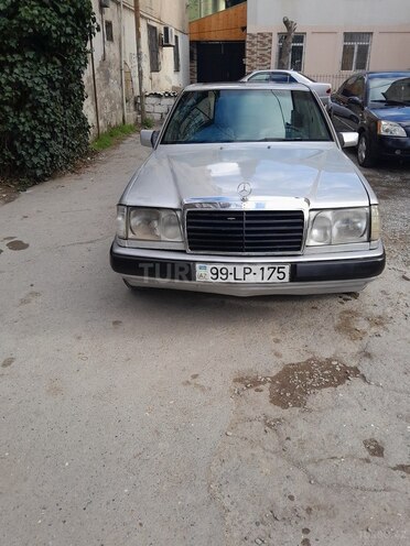 Mercedes E 200 1991, 214,567 km - 2.0 l - Bakı