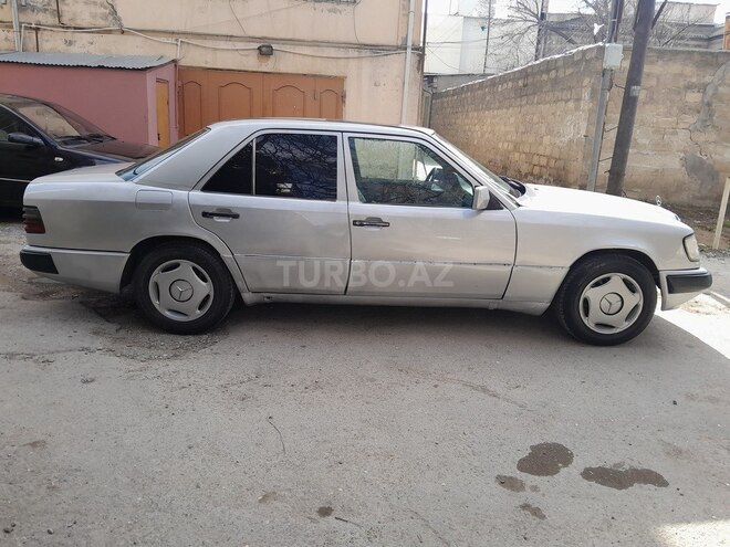 Mercedes E 200 1991, 214,567 km - 2.0 l - Bakı