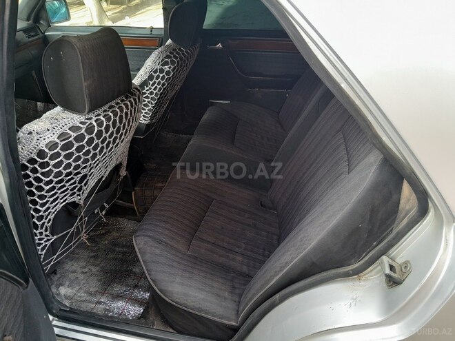 Mercedes E 200 1991, 214,567 km - 2.0 l - Bakı