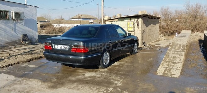 Mercedes E 270 2000, 520,969 km - 2.7 л - Salyan