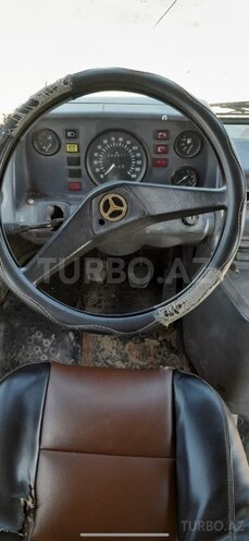 Mercedes 208 D