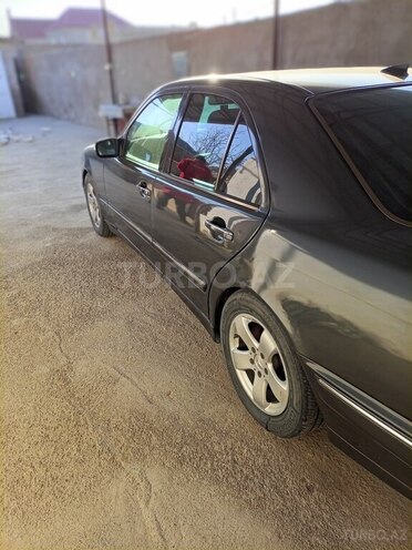 Mercedes E 200 2000, 303,000 km - 2.0 l - Bakı