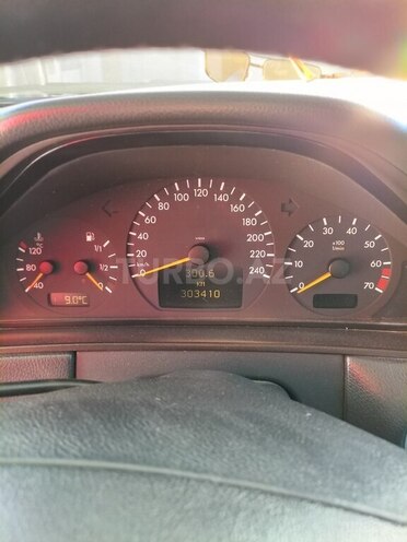 Mercedes E 200 2000, 303,000 km - 2.0 l - Bakı