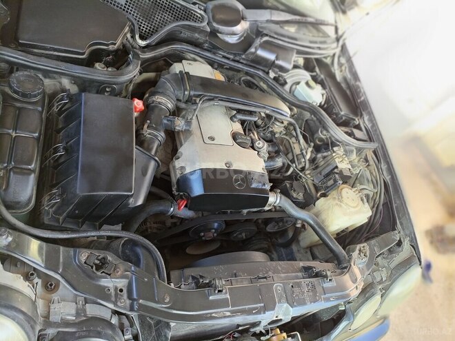 Mercedes E 200 2000, 303,000 km - 2.0 l - Bakı