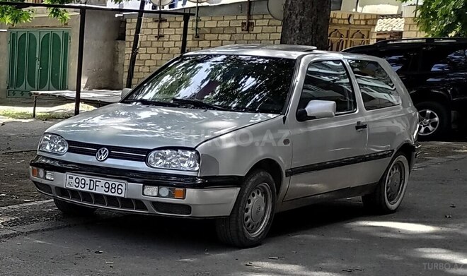 Volkswagen Golf 1997, 197,000 km - 1.8 l - Gəncə