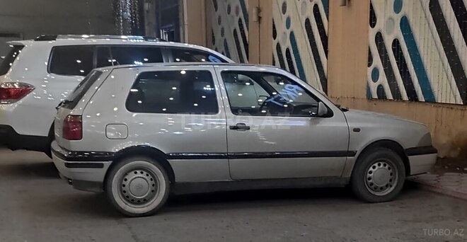 Volkswagen Golf 1997, 197,000 km - 1.8 l - Gəncə