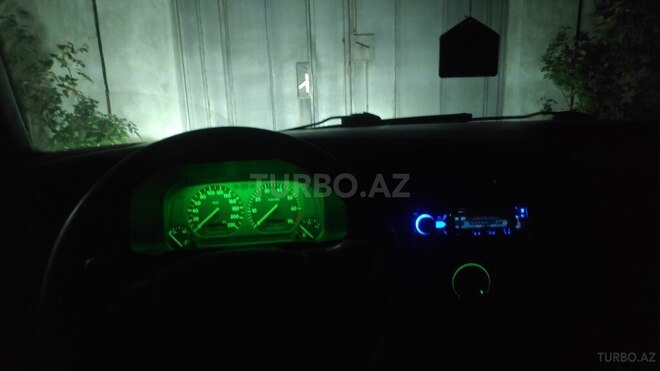 Volkswagen Golf 1997, 197,000 km - 1.8 l - Gəncə
