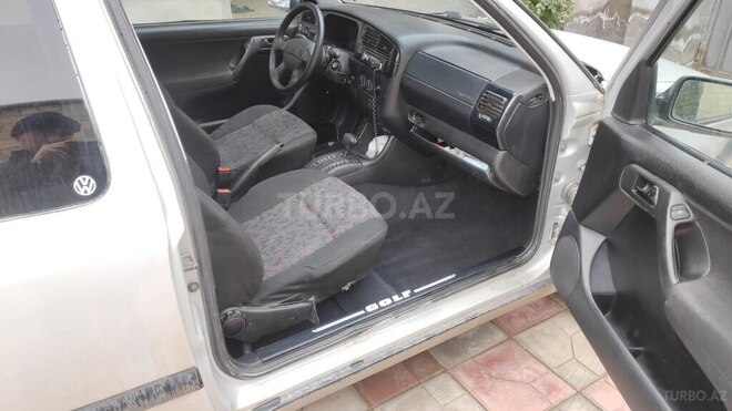 Volkswagen Golf 1997, 197,000 km - 1.8 l - Gəncə