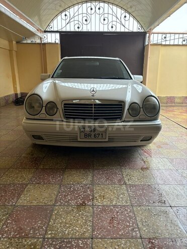 Mercedes E 240 1999, 203,000 km - 2.4 l - Xaçmaz