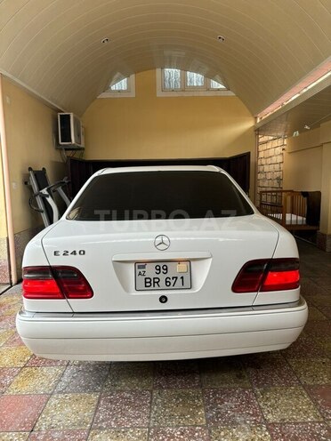 Mercedes E 240 1999, 203,000 km - 2.4 l - Xaçmaz