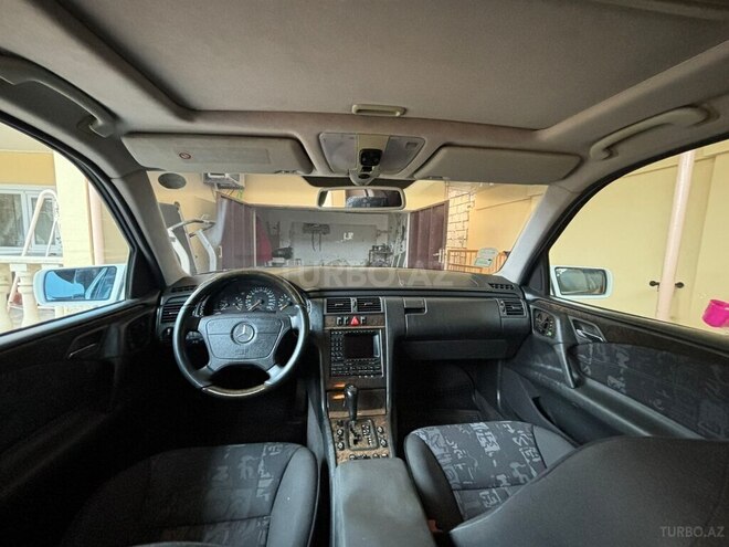 Mercedes E 240 1999, 203,000 km - 2.4 l - Xaçmaz