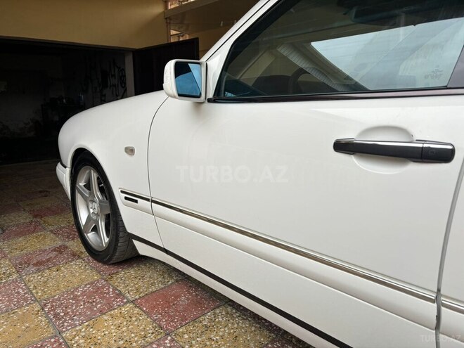 Mercedes E 240 1999, 203,000 km - 2.4 l - Xaçmaz