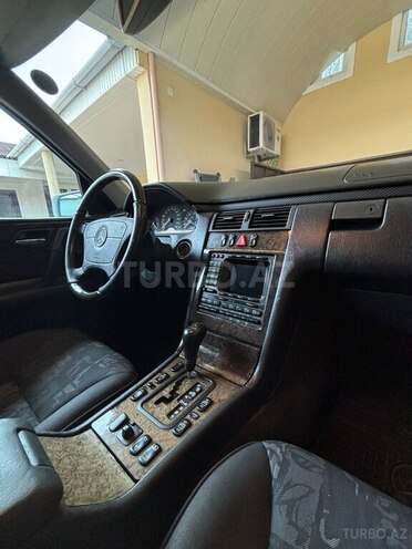 Mercedes E 240 1999, 203,000 km - 2.4 l - Xaçmaz