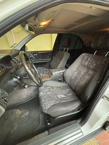 Mercedes E 240 1999, 203,000 km - 2.4 l - Xaçmaz