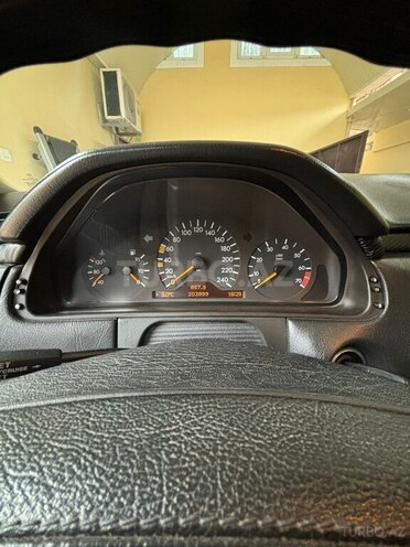 Mercedes E 240 1999, 203,000 km - 2.4 l - Xaçmaz
