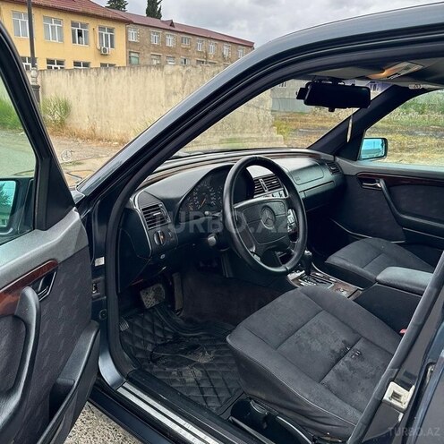 Mercedes C 200 1996, 360,000 km - 2.0 l - Naftalan