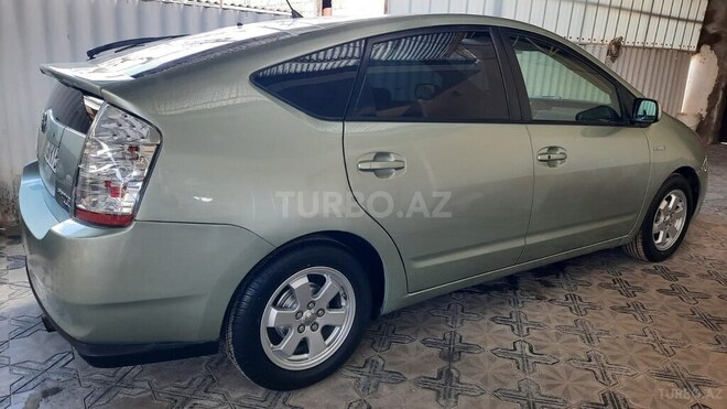 Toyota Prius 2007, 302,000 km - 1.5 l - Salyan